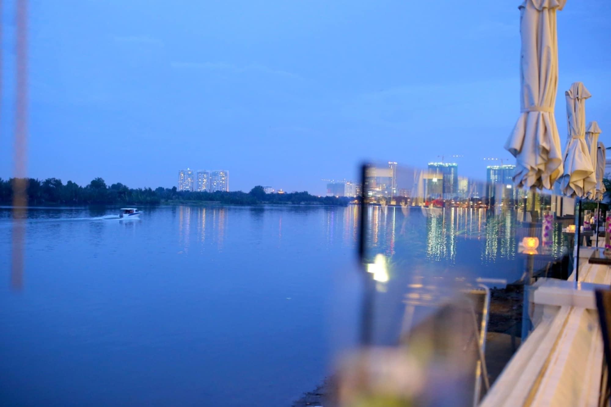 Отель Song Saigon